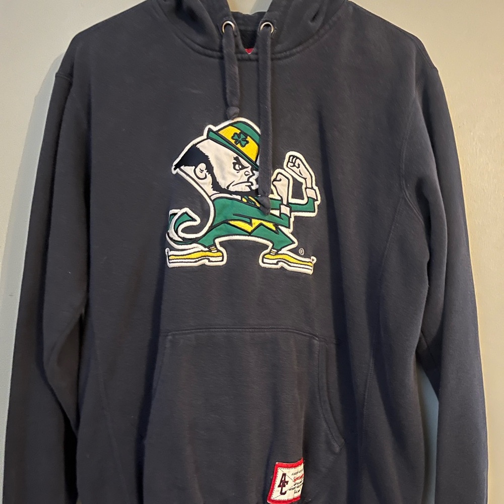 Notre Dame Fighting Irish Hoodie Men’s Medium Navy AM Classic Sportswear